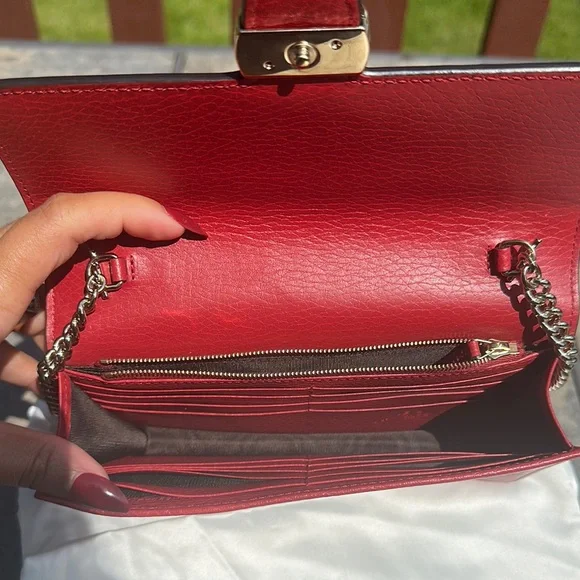 Gucci Crossbody Interlocking with Chain Strap - Picture 8 of 10